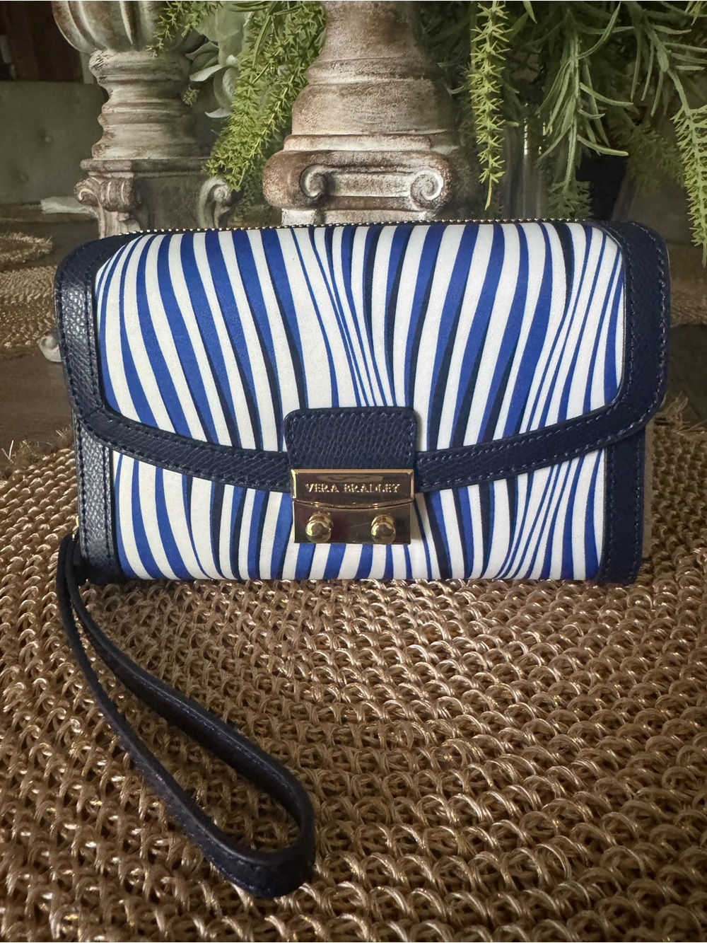 NWT Not You’re Average Vera Bradley in Navy Blue & White Stripes -Large Wristlet